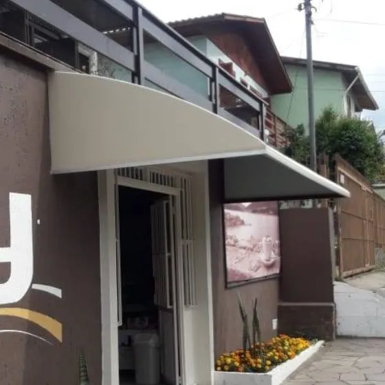 Reforma de Toldos e Coberturas em São Paulo SP — Instalação em garagem residencial