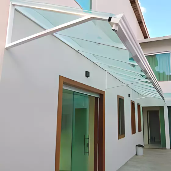 Toldo Fixo Policarbonato Compacto em São Paulo SP Toldo Fixo Policarbonato Compacto em São Paulo SP — Cobertura em quintal residencial coberto